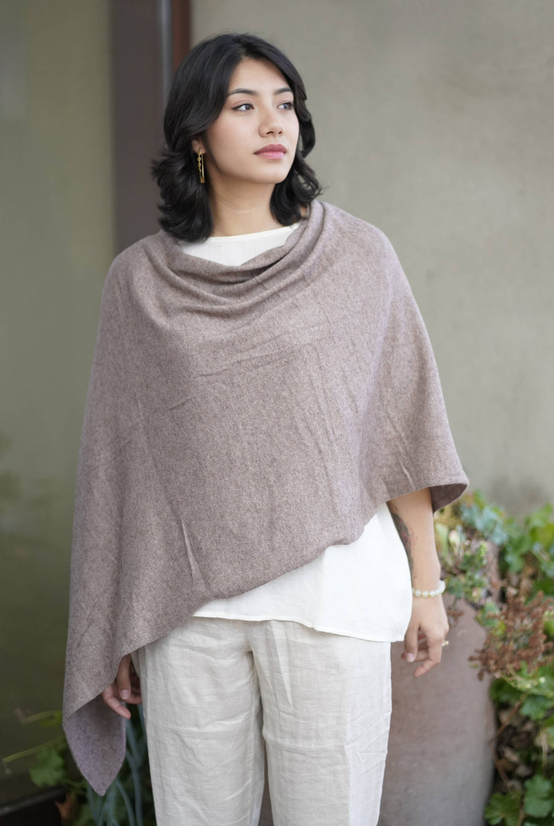 Cashmere Poncho Mocha : Mocha