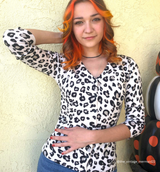 Leopard 3/4 Sleeve V-Neck Buttoned Sweater Cardigan CO078LEO: IVORY/GREY / M
