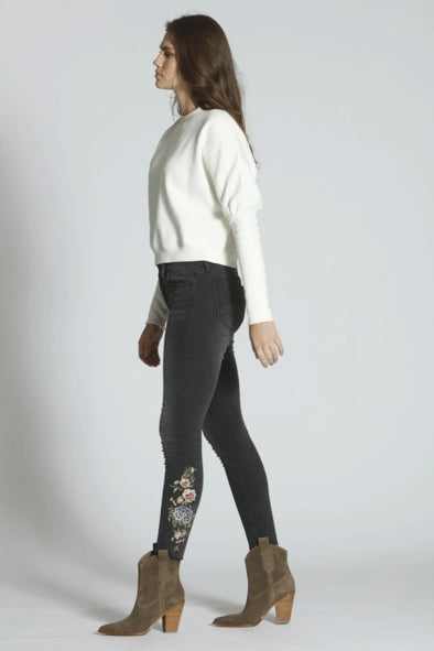 Black Skinny Jeans with Embroidery